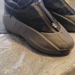 Adidas 12 size 💯 🔥