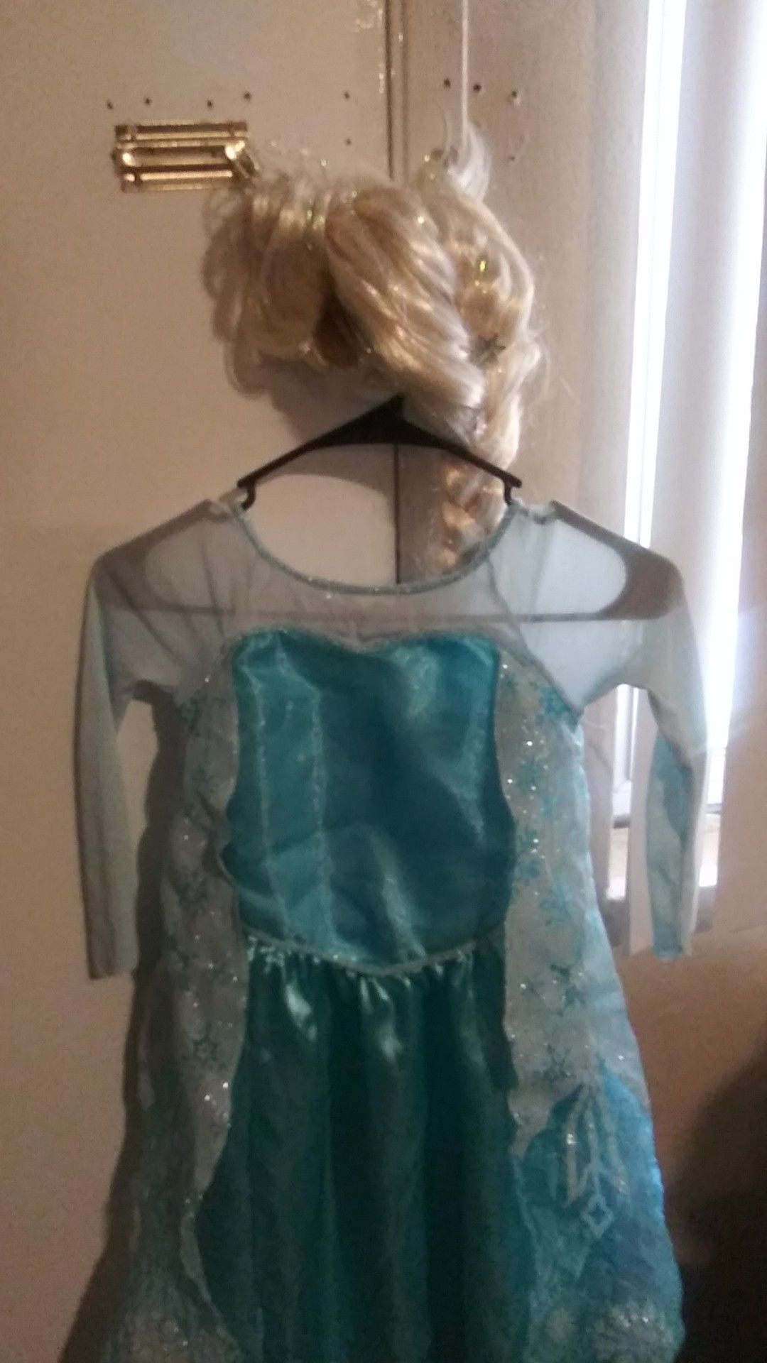 Elsa from frozen Disney character size 4 or 5 totler