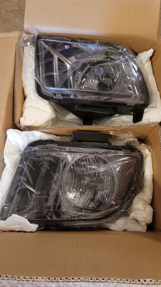 Halo Purple LED Headlights For 05-09 Mustang