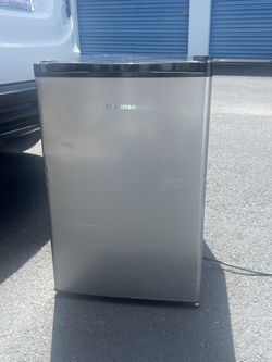 Hisense mini fridge