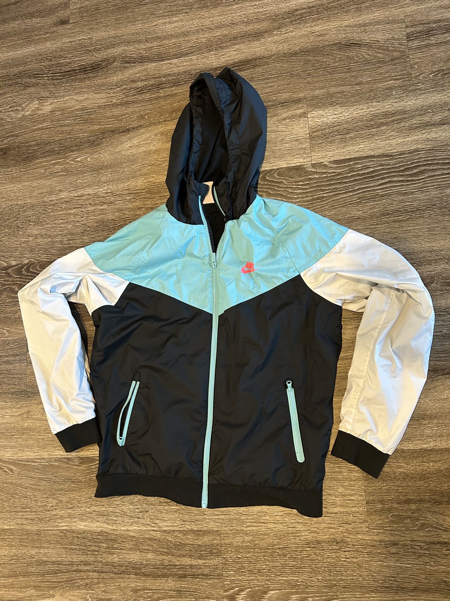 Nike Windbreaker - Size M
