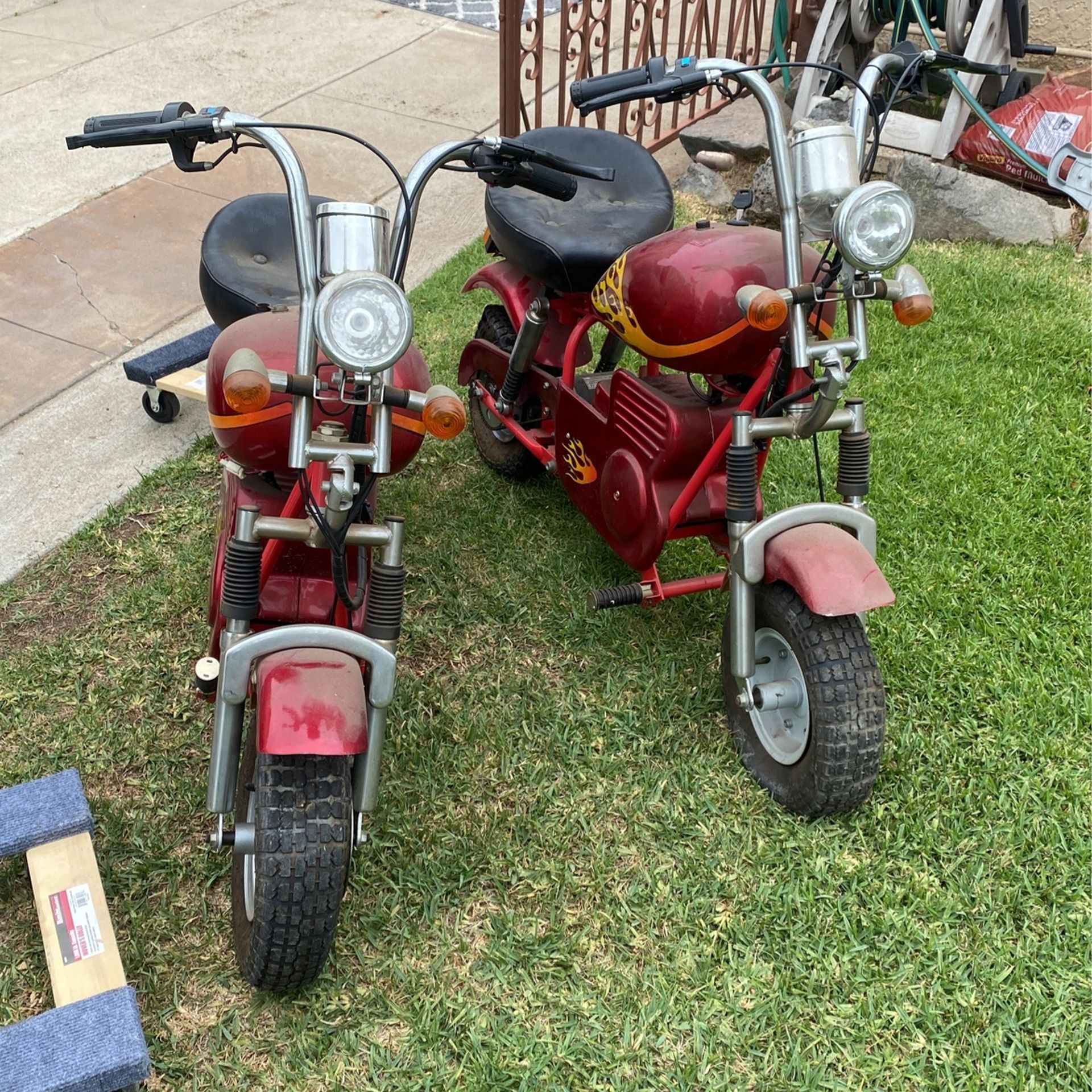 Photo Electric Mini Bikes No Chargers No Cabless$80 Bucks Obo