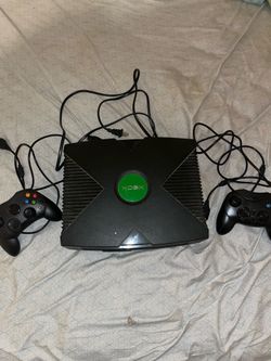 Xbox Original Console Bundle – 10 Games + 2 Controllers (Halo, CoD, THUG2)
