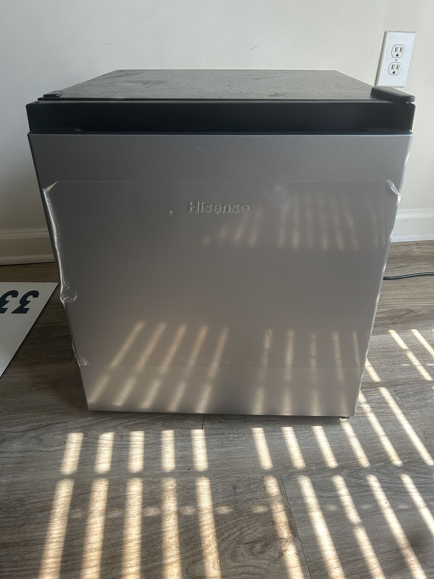 Hisense Mini Fridge