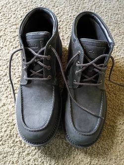 Men's size 11.5 maple walk clarks ( new) pick up in Florence KY