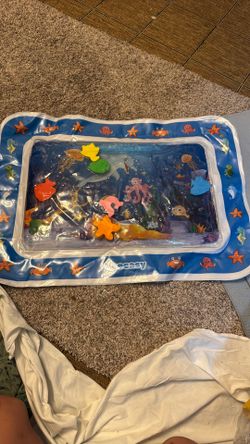 Baby tummy time water play mat