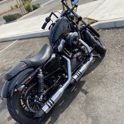 Harley Davidson Sportster 1200cc Black And Crome 