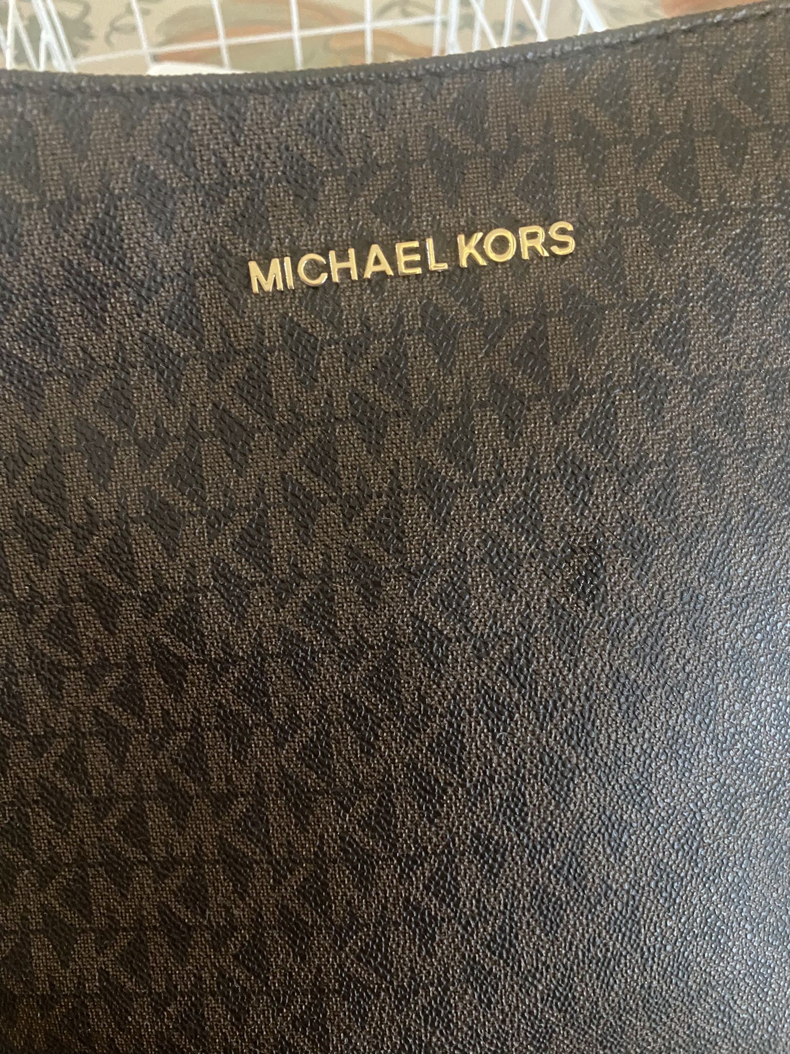 Micheal Kors Crossbody Purse