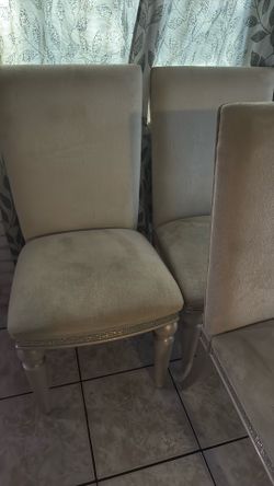 4 chairs they need clean