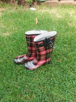 Rain boots, brand new, never were worn
