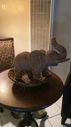 Wicker Elephant and Basket plate