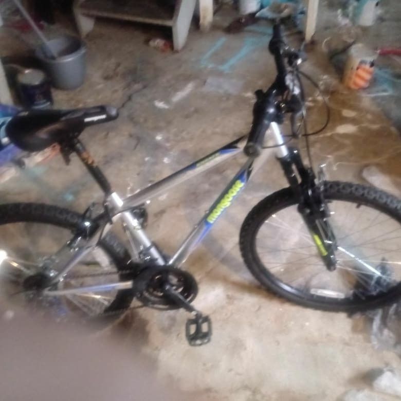 24 inch Mongoose estate mountain bike for Sale in Cincinnati OH