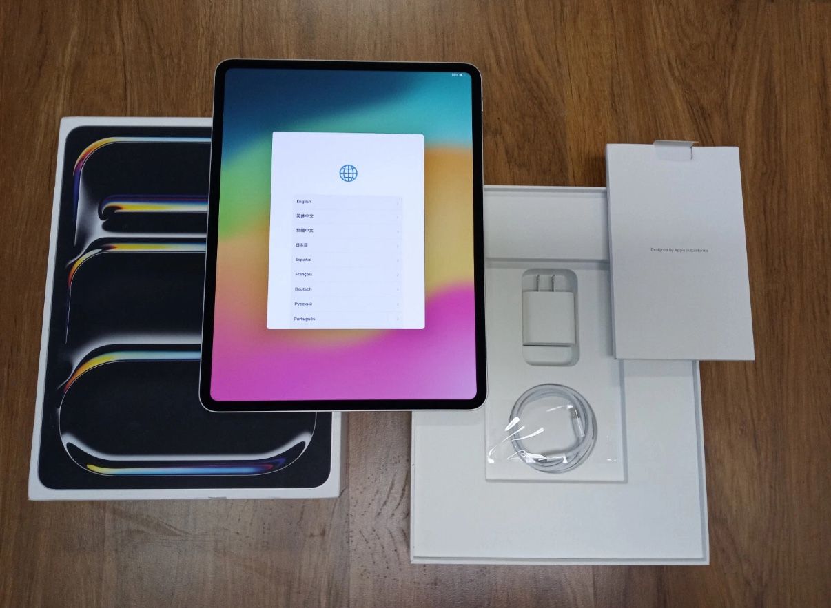 Apple iPad Pro 13-inch (M4) Ultra XDR Display Wifi 256GB Space Grey