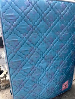 Full size mattress
