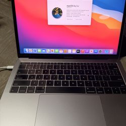 Macbook Pro 2017 13 inch i7 16gb 