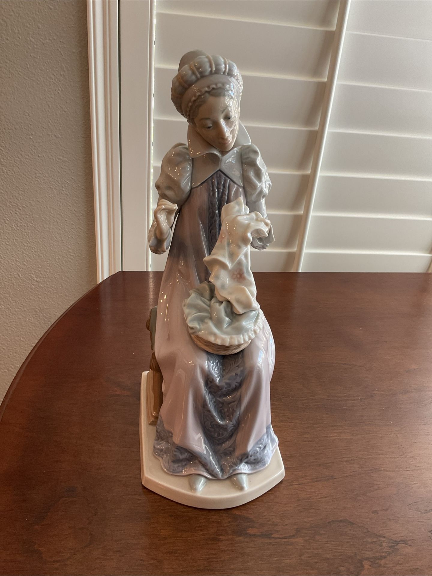 Llardo Figurine