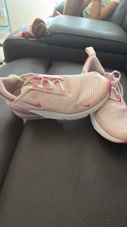 Nike shoes US size 1y