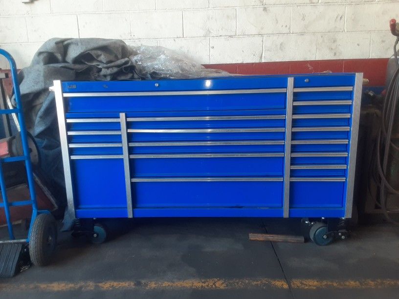 Blue US General Tool Box 6ft LengthX 3ft 8 in
Height