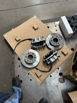 2023 Sprinter 2500 Awd Front Rotors And Calipers With Pads