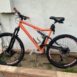 Santa Cruz Heckler