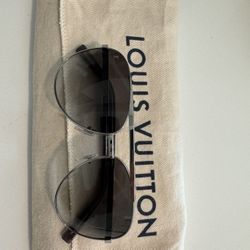 Louis Vuitton Aviator Glasses 