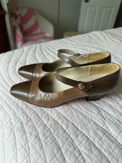 Chanel shoes size 7, better fit as 6