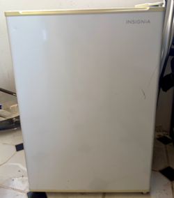 Insignia 2.6 Cu. Ft. Mini Fridge (White) - Great Condition!