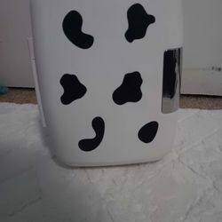 Mini-Fridge (Cow Print)