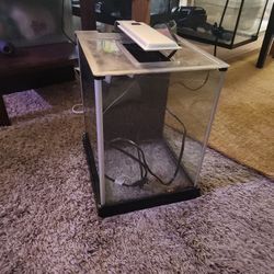2.9 Gallon Aquarium With Internal Filter, Lid, And LED Light