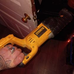 DeWalt Saw 