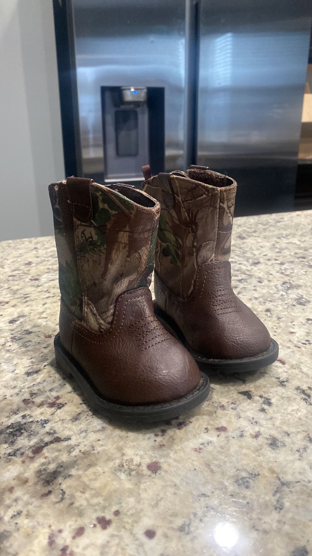 Camo velcro Boots 