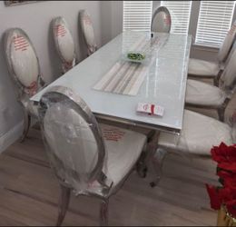 Custom Elegant 6 Chair Dining Table
