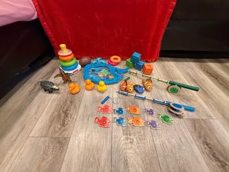 Baby water toy lot- Melissa & Doug fishing set fisher price Nemo Dory Dinosaurs