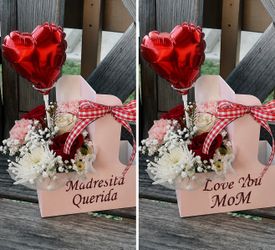 Mother’s Day Coffee Carriers.