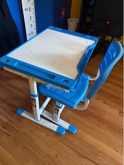 Kids Adjustable desk to your height