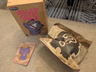 Alley Cats Fuggler keychain- Cheezee