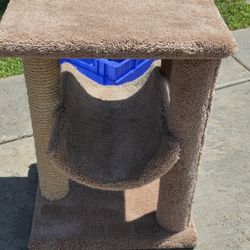 Cat House/scratcher 