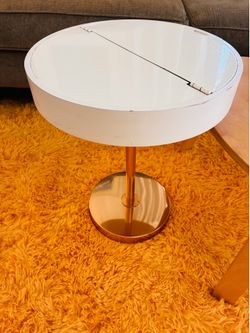 Side accent table