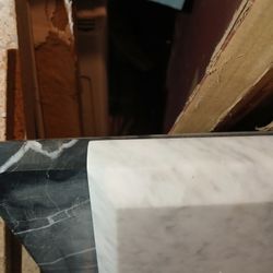 White Chimney Heart Marble. 