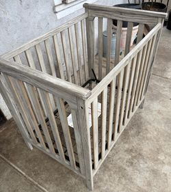 Baby crib