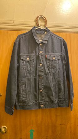 Metallic silver Levi’s trucker vintage
