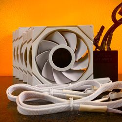 x3 wired lian li UNI FAN TL LCD 120mm reverse & 140mm standard [WHITE]