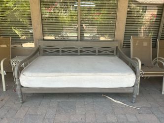 World Market Daybed