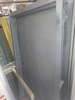 36" X 80" Exterior Front Door Askiing $450