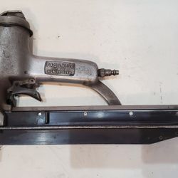 Paslode Staple Gun (GO1047848)