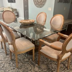 Dining Room Table & Chairs