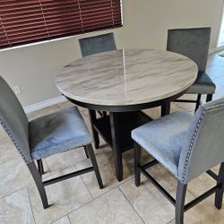 New Dining Room Set (Table And 4 Chairs)