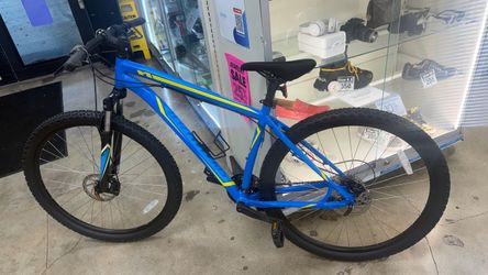 Specialized large Hardrock 29er mountain bike bicycle like new blue front suspension disc brakes