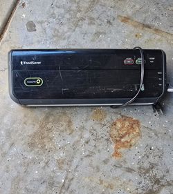 Food vacuum sealer