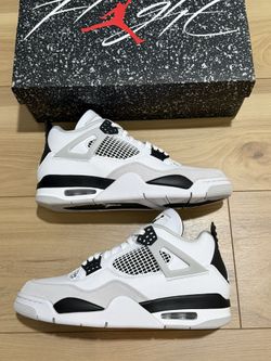 Air Jordan 4 Military Black